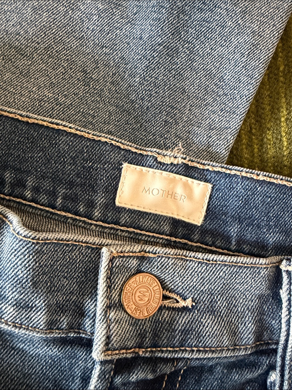 MOTHER Light Blue Cropped Ankle Jeans - Picture 4 of 7